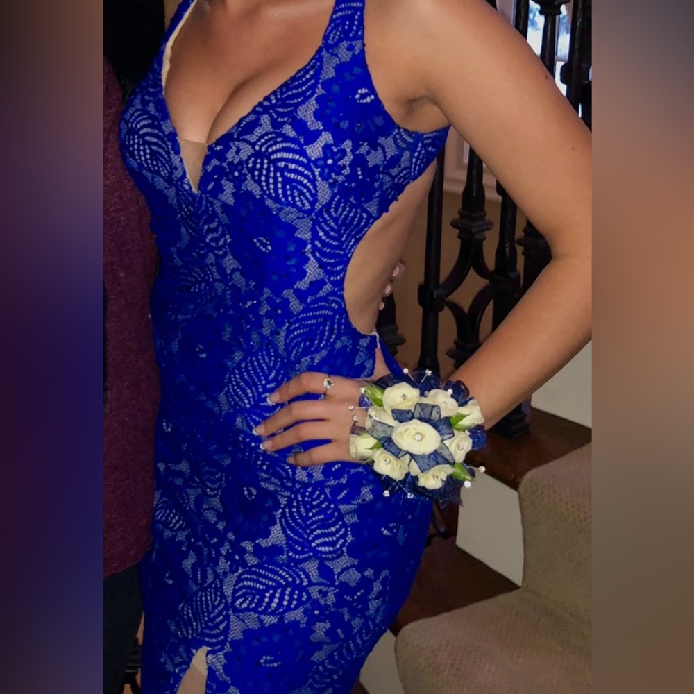 La Femme blue lace open back formal cocktail dress